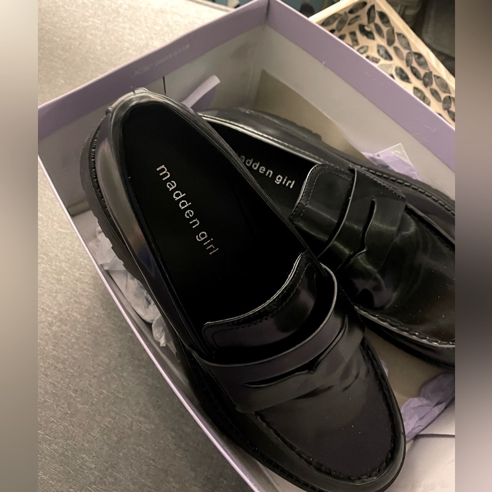 NWT Madden Girl Heather Platform Loafers